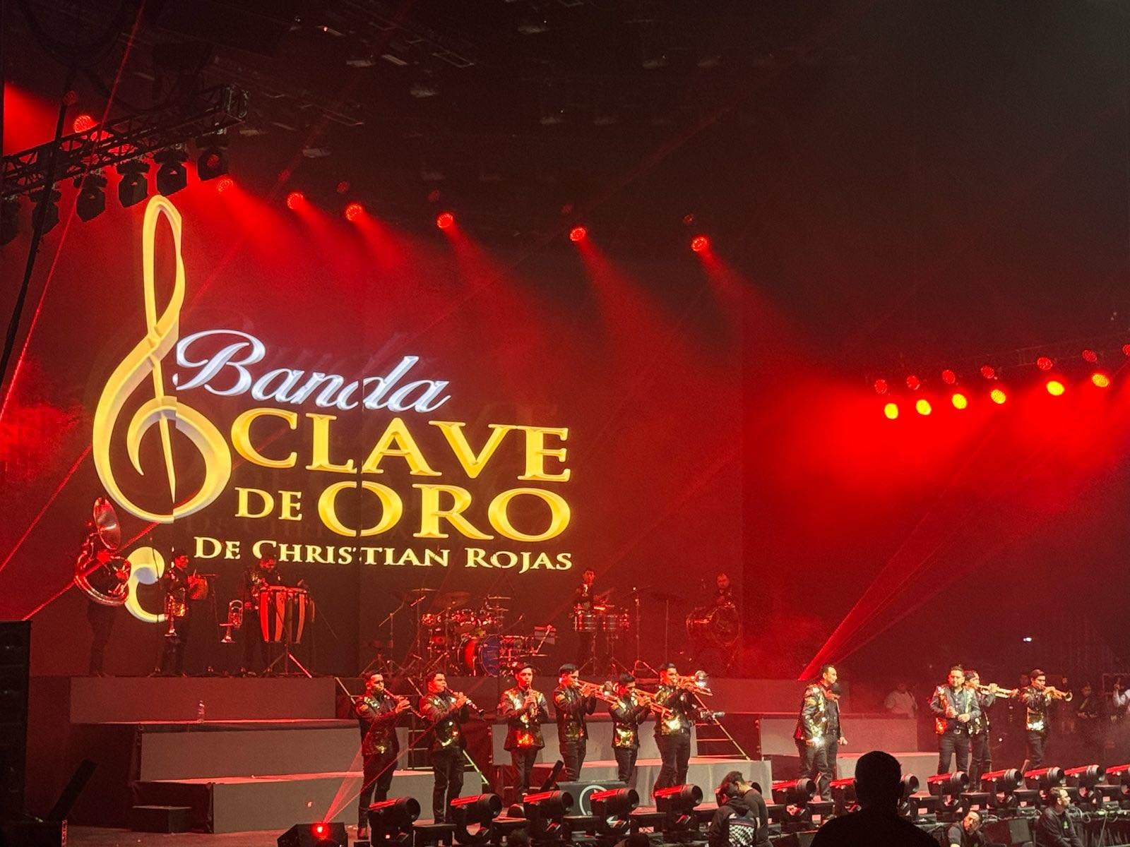 BANDA CLAVE DE ORO FOTO2
