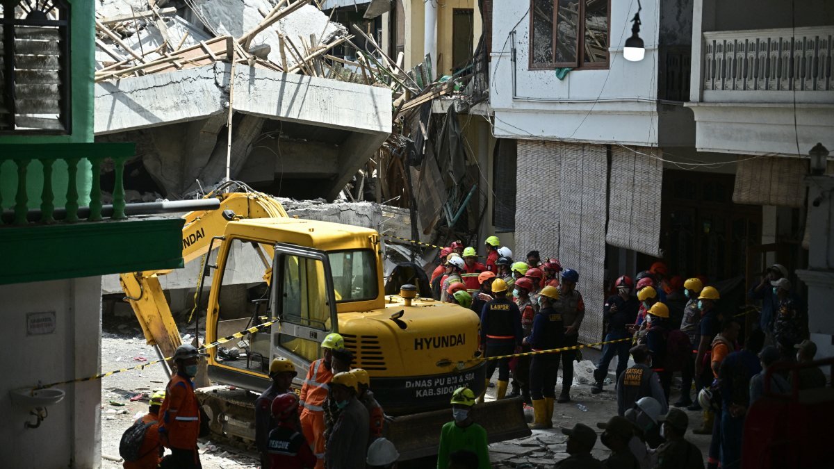 derrumbe-escuela-indonesia-034305