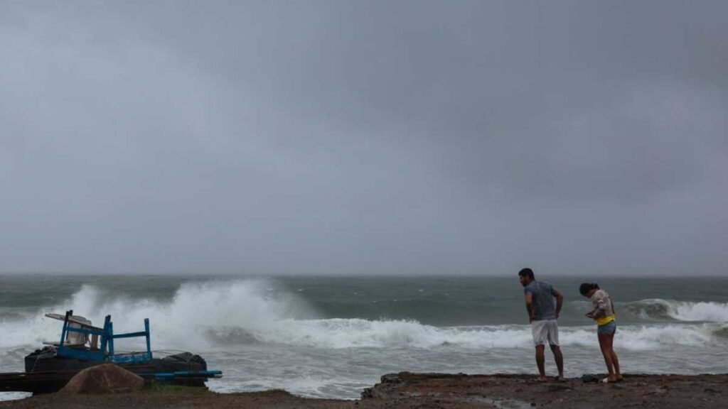 smn-alerta-por-posible-huracan-priscila-143040-1024×576