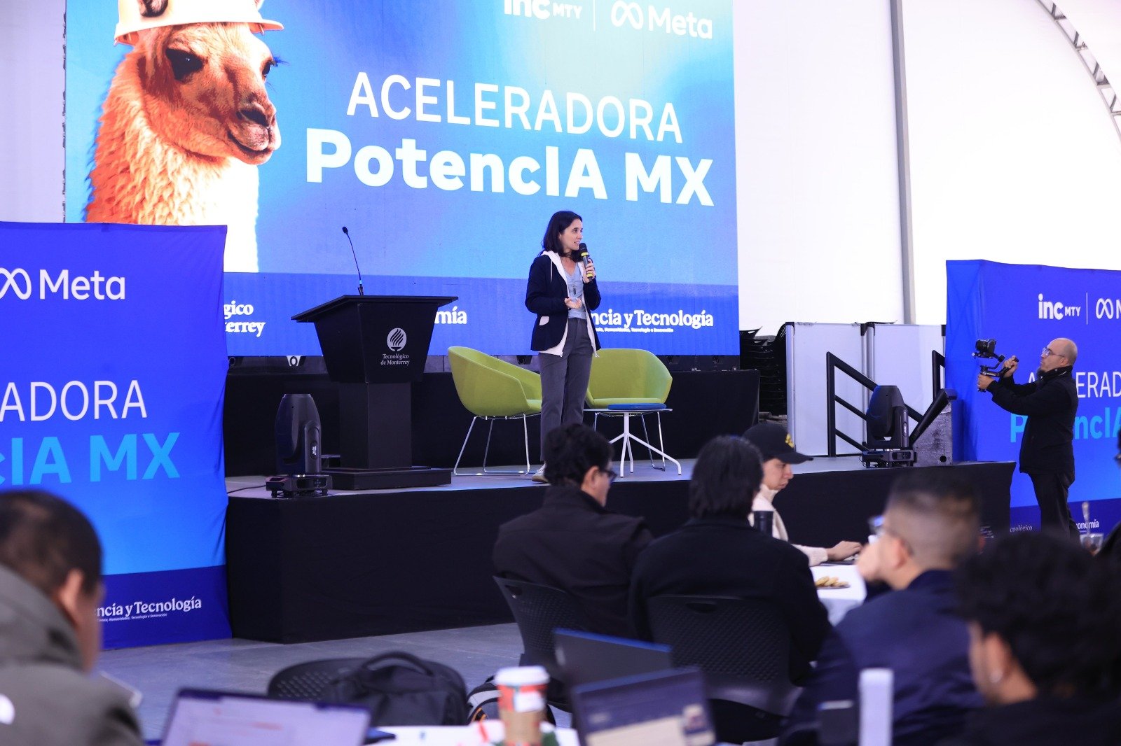 PHOTO-2025-12-04-17-27-00