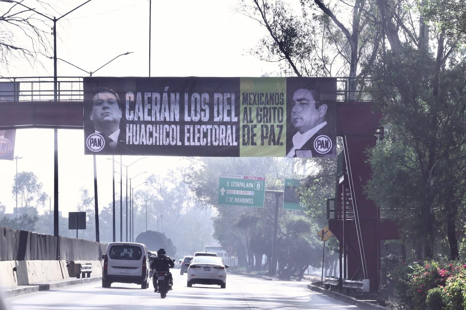 EXHIBEN AL PAN EN LA CDMX