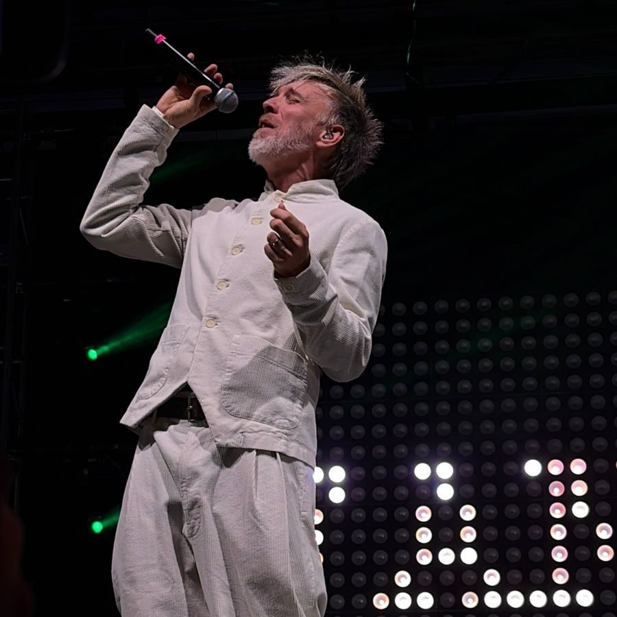 MARIACHI ELÁSTICO CONQUISTA SALA URBANA FOTO1