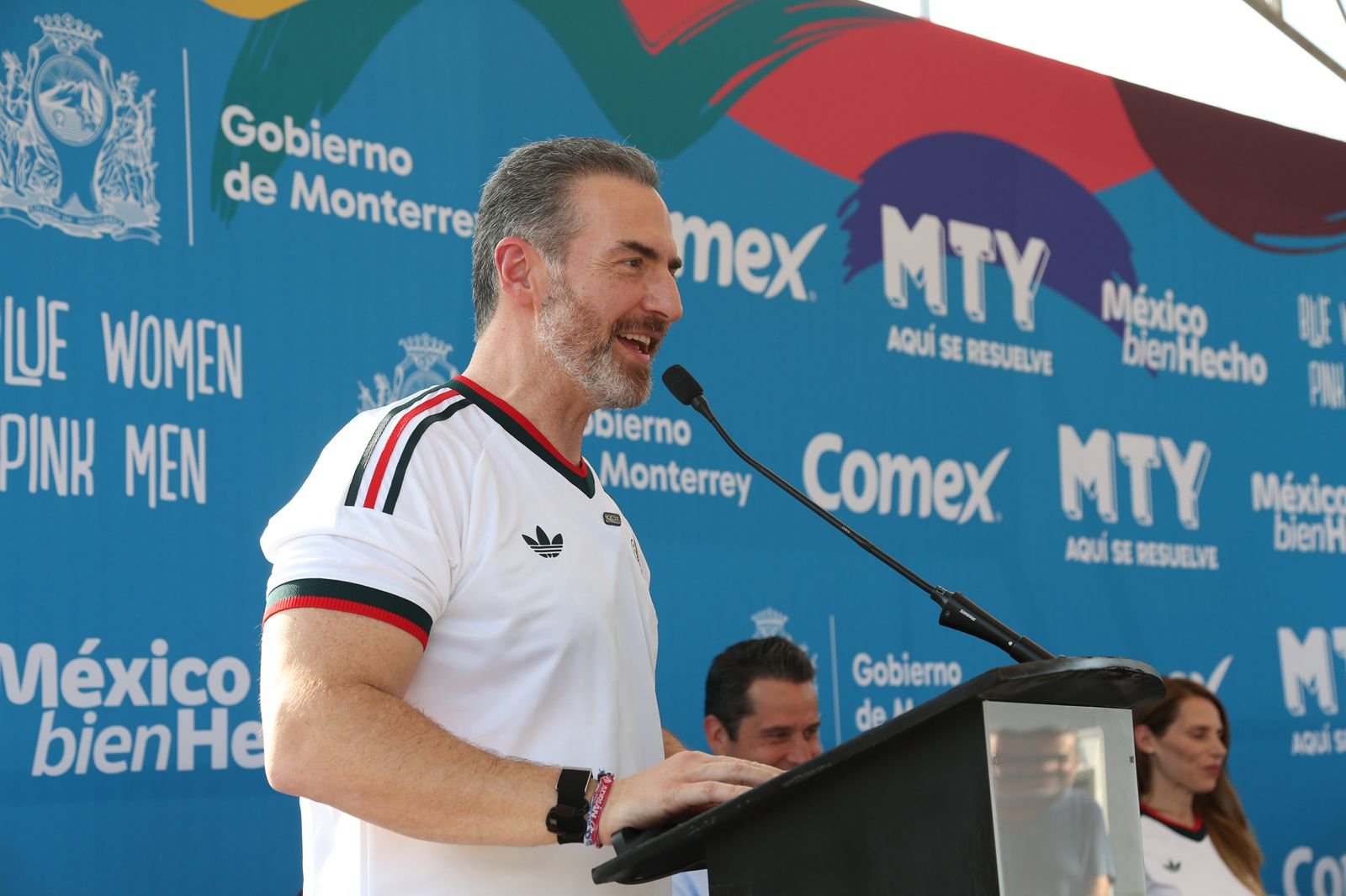 Comex por un México Bien Hecho y la comunidad de Monterrey rehabilitan la cancha de la colonia Independencia
