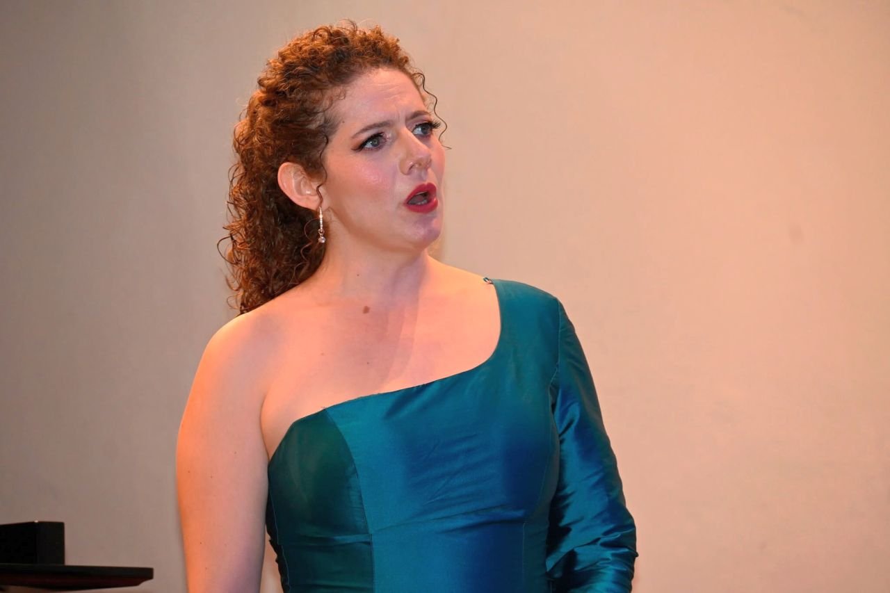 Carmen Carvajal Bonanni, joven soprano poblana que busca llevar la ópera mexicana al mundo