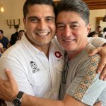 Feliz y Moises Canto