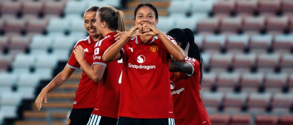 marco-la-capi-rebeca-bernal-firma-doblete-con-el-manchester-united_13_1000x428