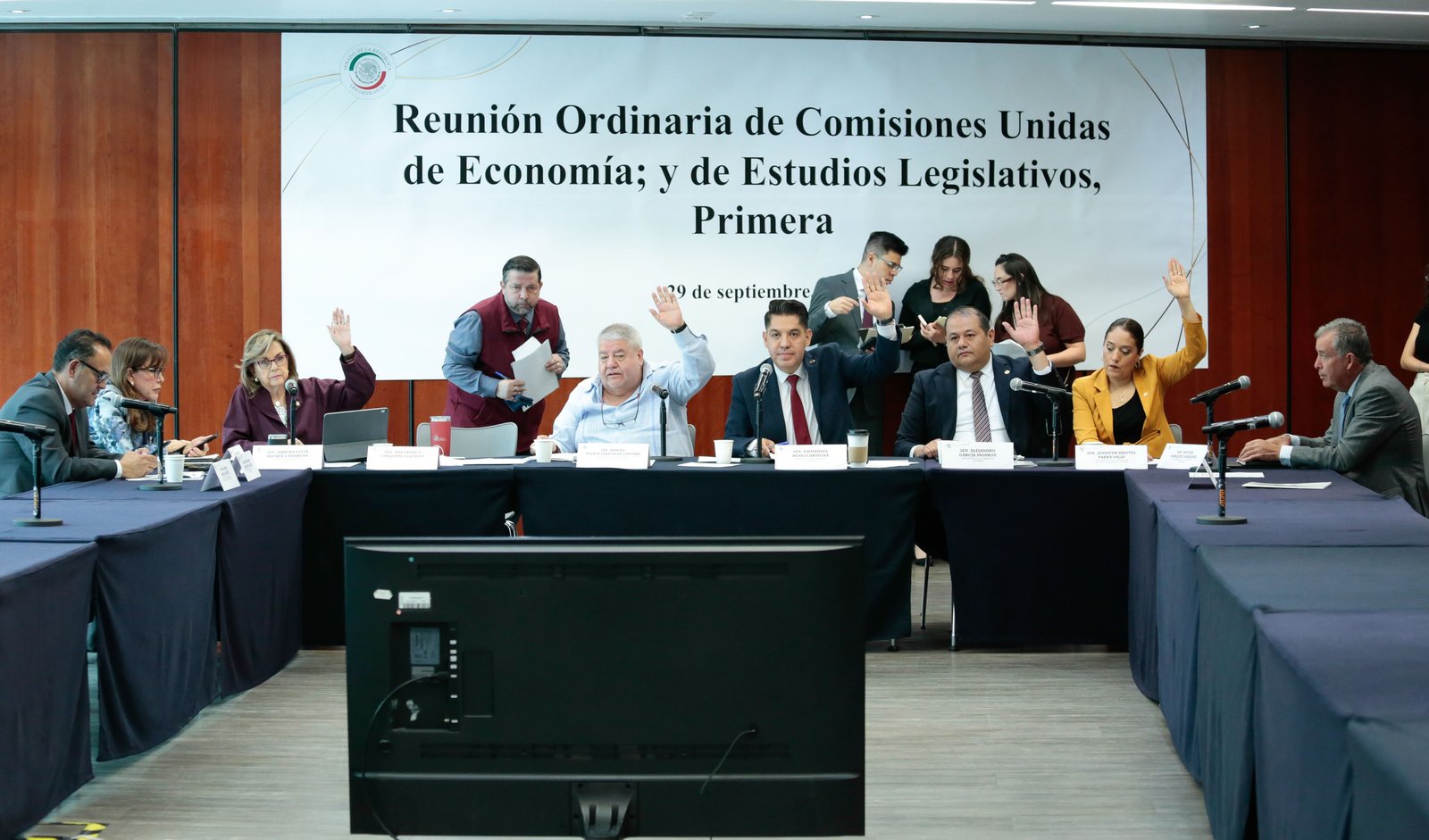 unidas_economia_estudios