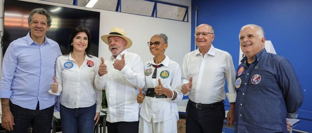 vota-lula-da-silva-dice-estar-confiado-ganar-reeleccion_13_1000x428